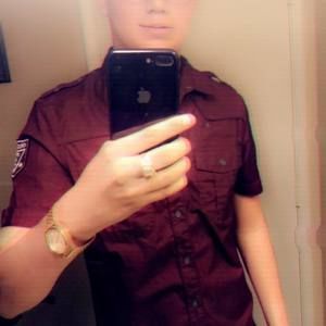 Meet your Posher, Javier